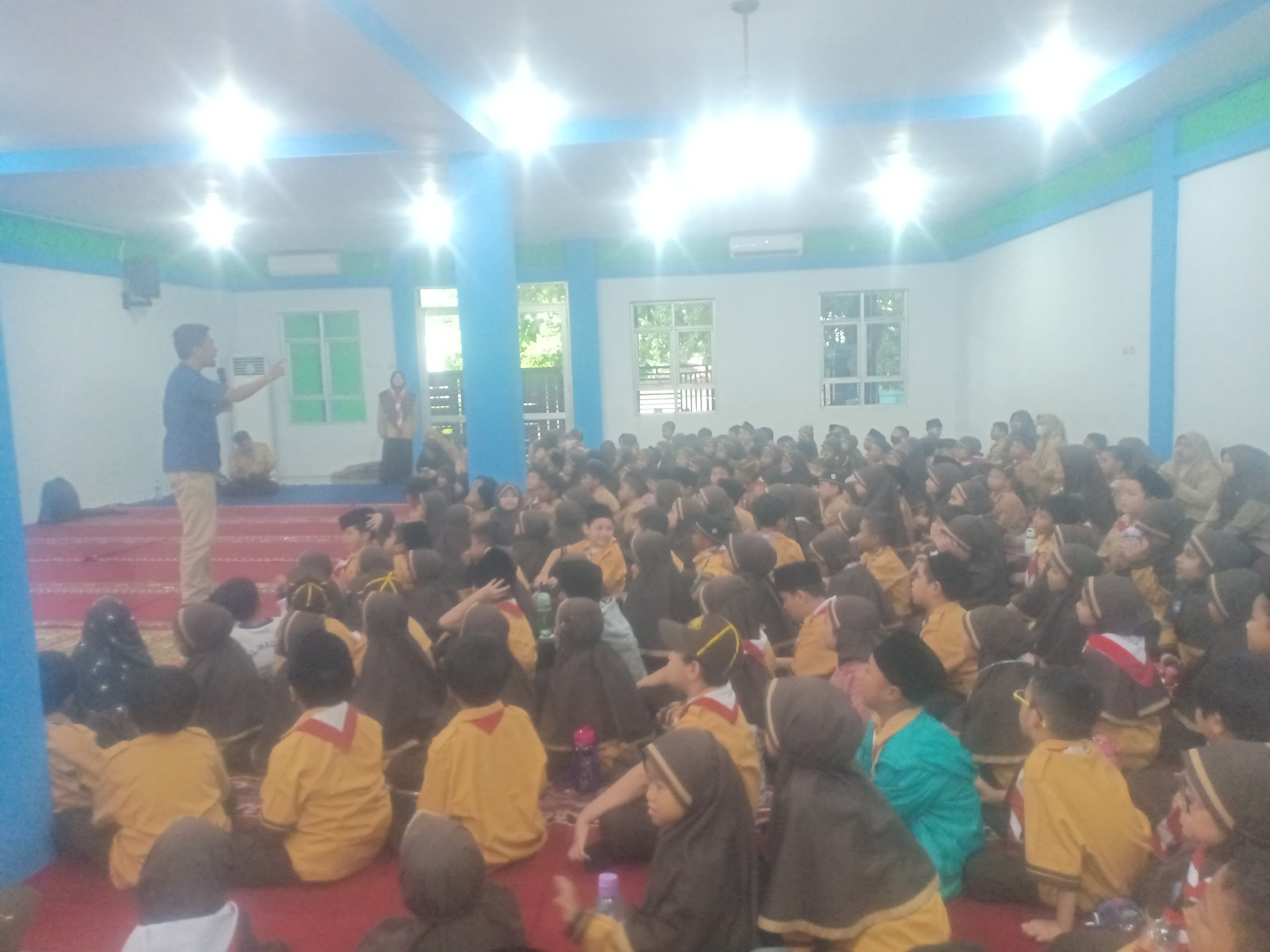 Wisata LiterAsyik Ke SDI Al Hadiriyah